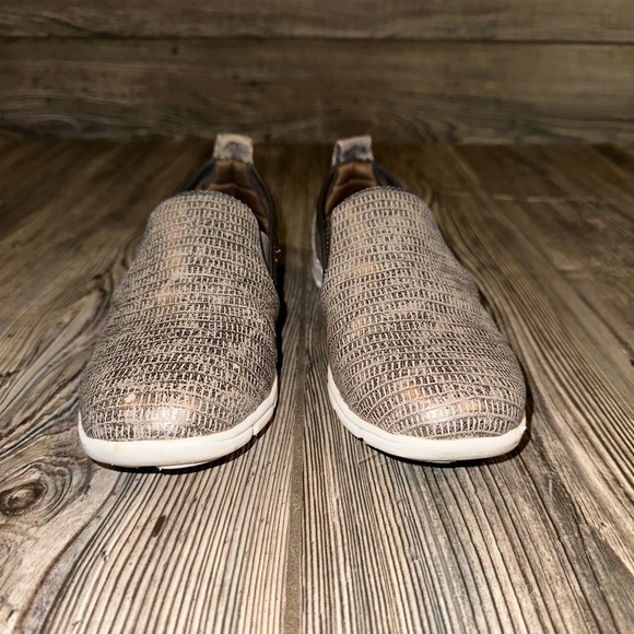 Eurosoft by Söfft Metallic Silver Gray Slip-On Shoes
Comfortable Fall size 6 - Picture 2 of 10